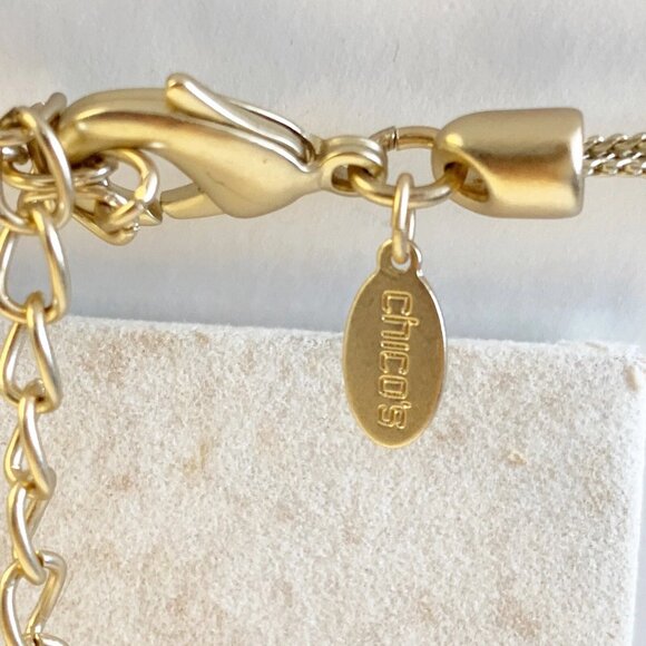 Chico's Necklace 3 Strand Faux Turquoise Stones Howlite Wood Claw Clasp NWT - Picture 4 of 6